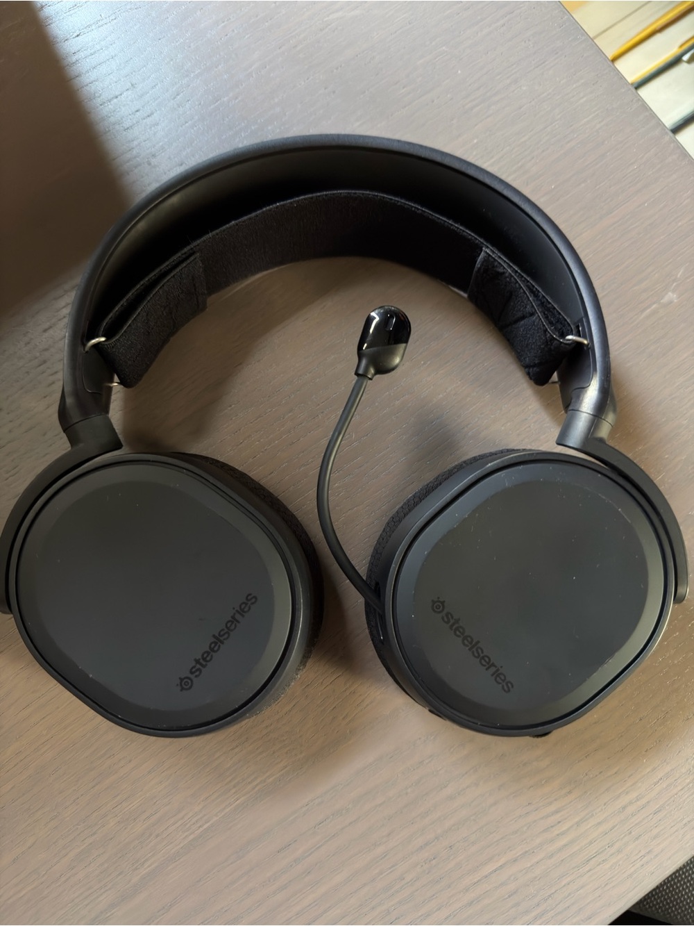 SteelSeries Arctis 3 Console Edition Wired Gaming Headset - Black - Picture 7 of 9